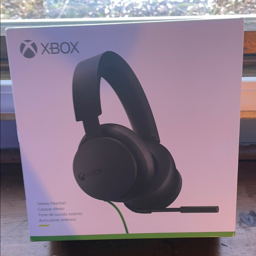 Xbox Stereo Headset Sealed Never Used, Works with all Xbox’s